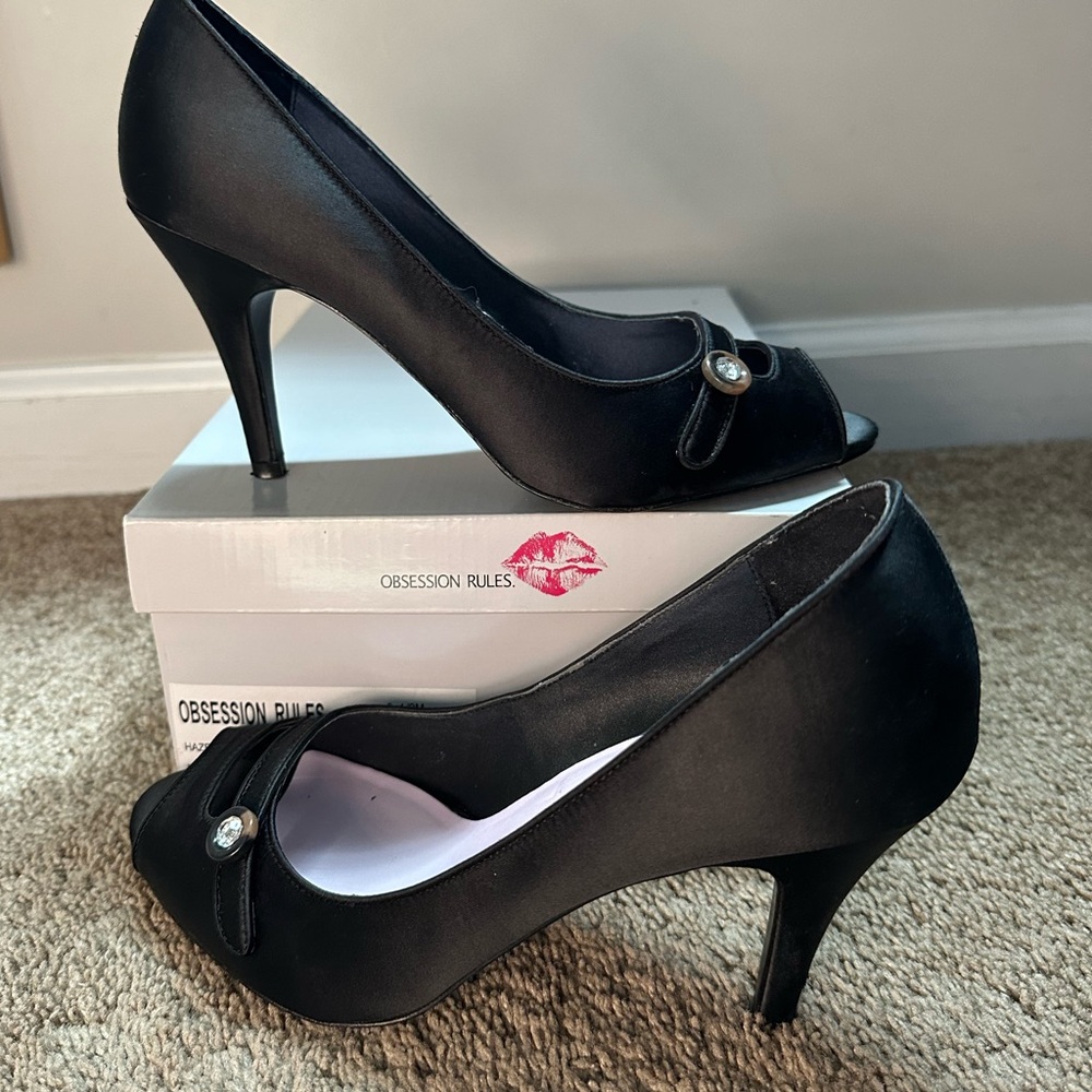 Black satin fabric style evening heel.